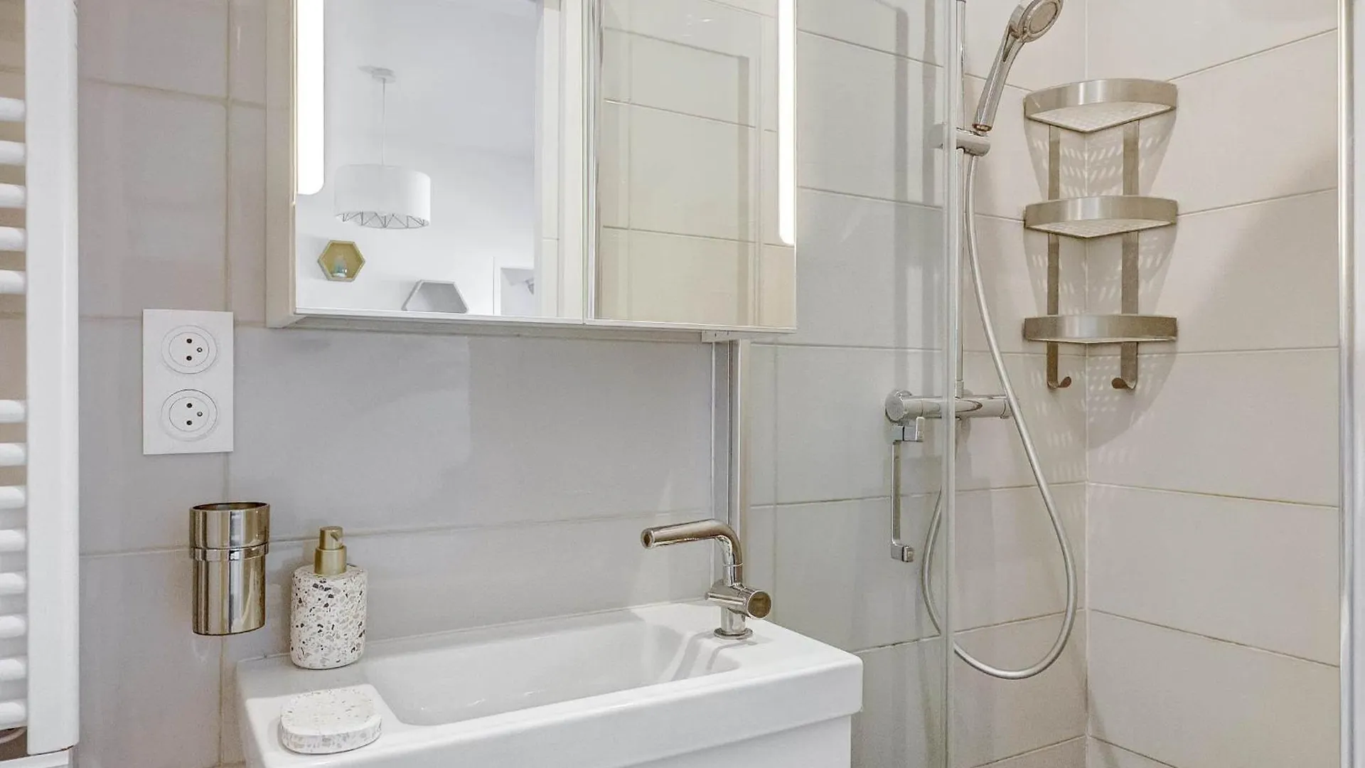 Bnbnova - Champs-Elysees - 1Br Paris Apartment